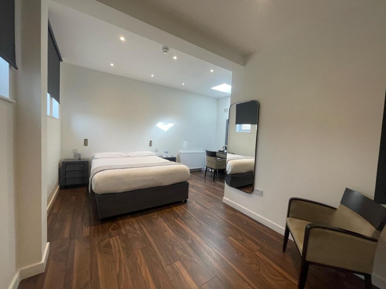 Hotel Nap Inn Barnet Eksteriør bilde