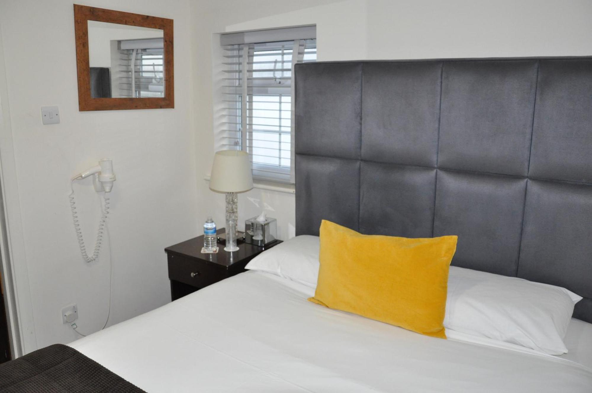 Hotel Nap Inn Barnet Eksteriør bilde